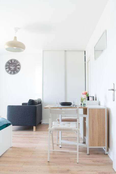 Апартаменты Le Citadin-T1-28M2-Pte Paris M7 Ле-Кримлен-Бисетр Экстерьер фото